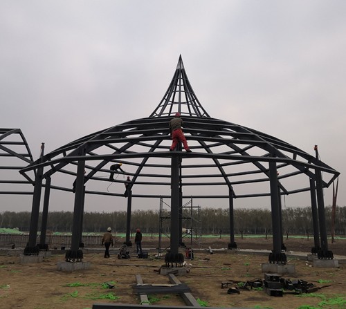 方管圓管組合的網(wǎng)狀造型